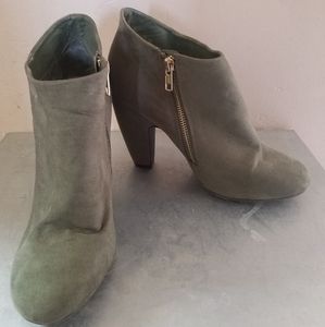 🎀 Buy 2 get 2 free 🎀 Olive green booties